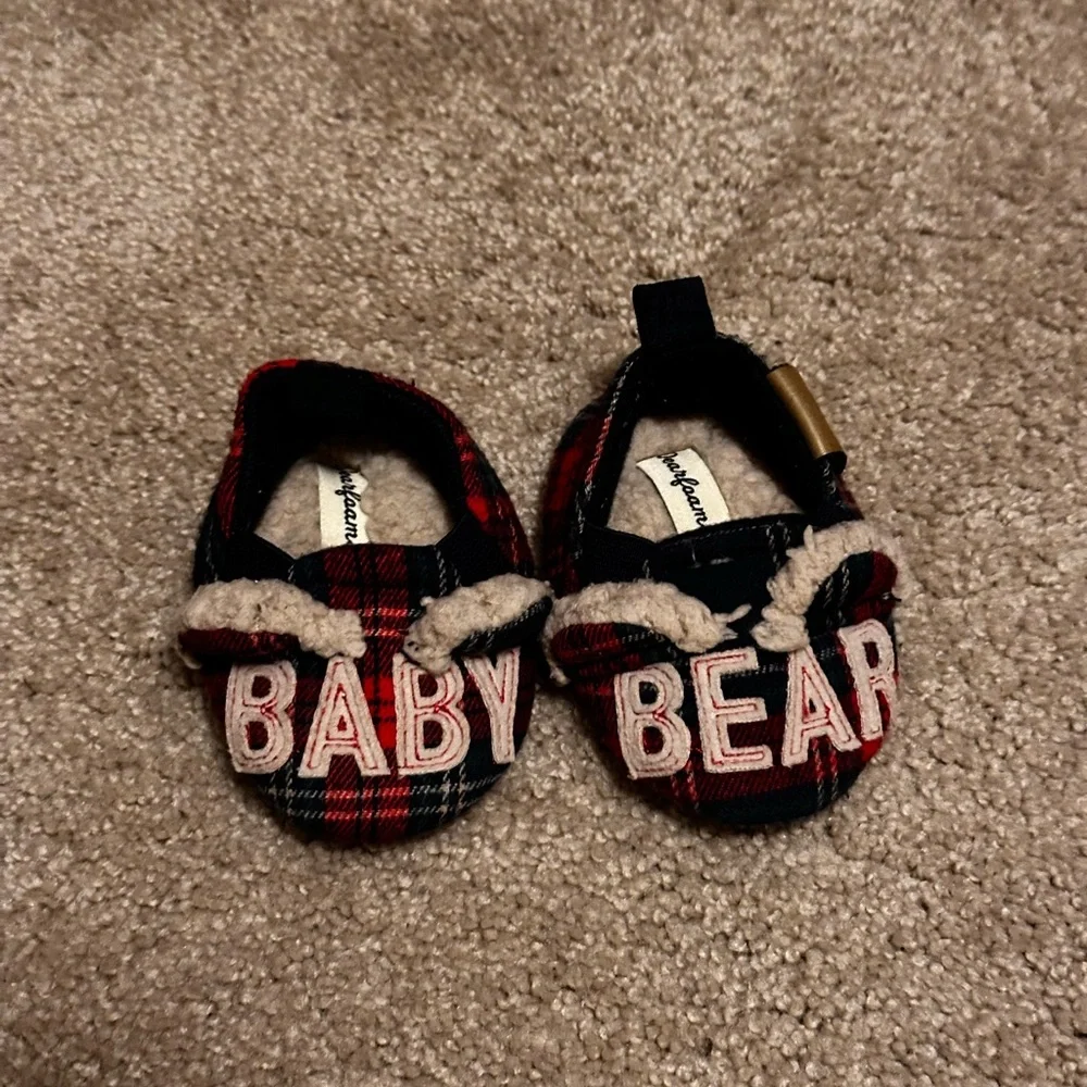 Dearfoams Plaid Christmas ‘BABY BEAR’ Slippers 0-3M